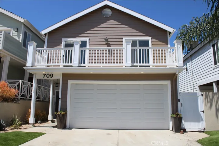 709 Oceanview Drive, Huntington Beach, CA 92648