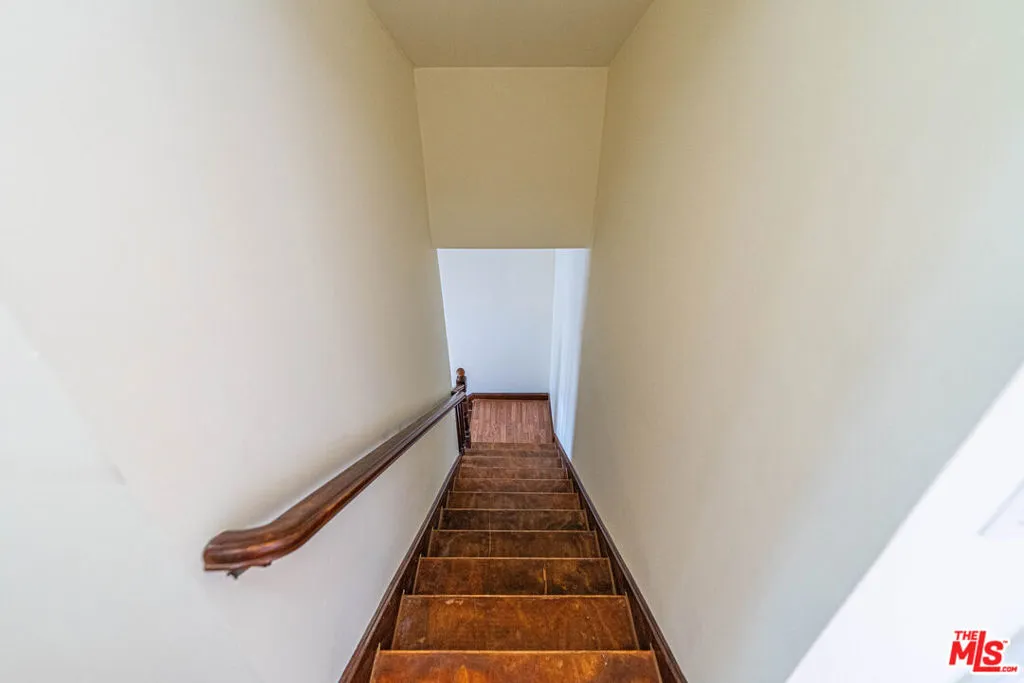 17425 Los Alimos Street, Granada Hills, California 91344 home-pic-15