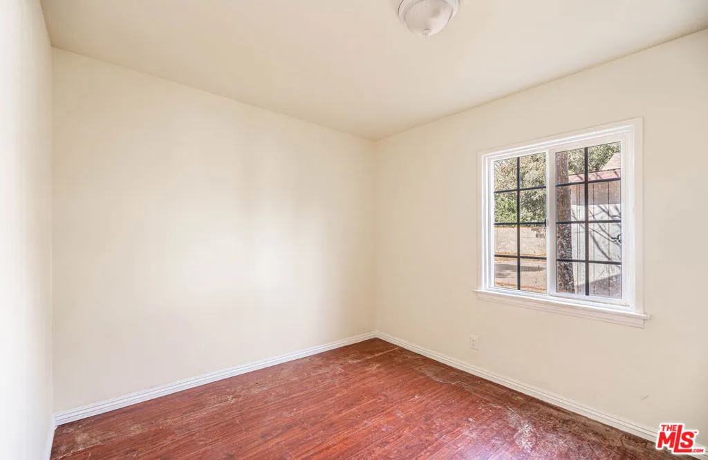 17425 Los Alimos Street, Granada Hills, California 91344 home-pic-16