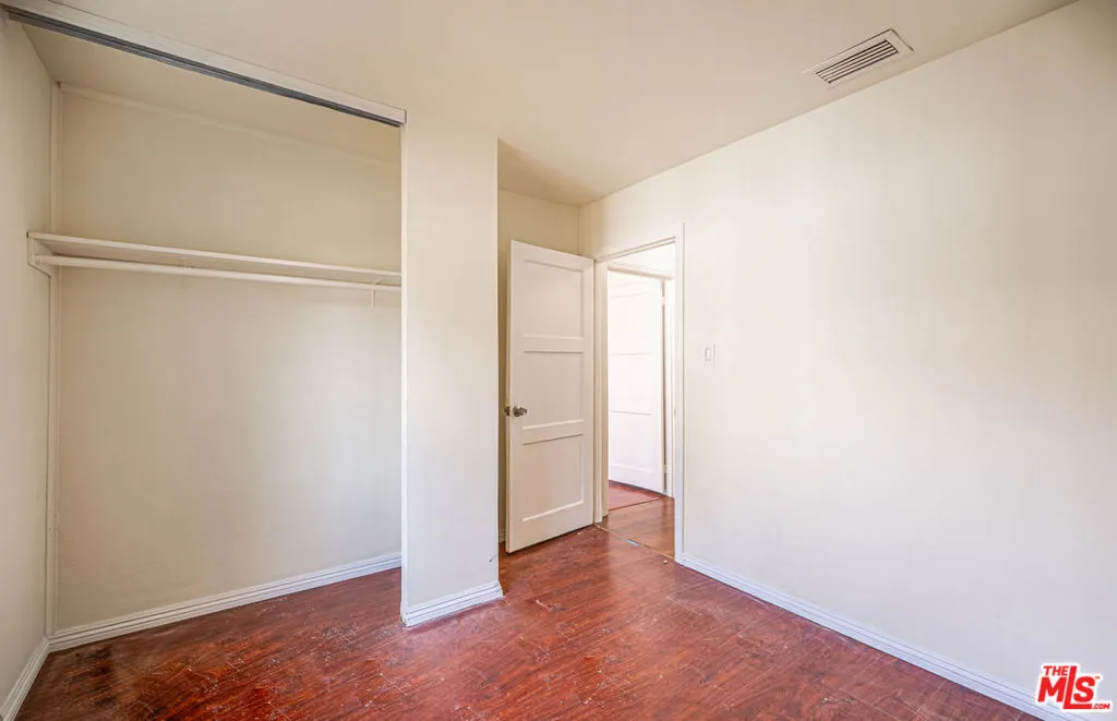 17425 Los Alimos Street, Granada Hills, California 91344 home-pic-18