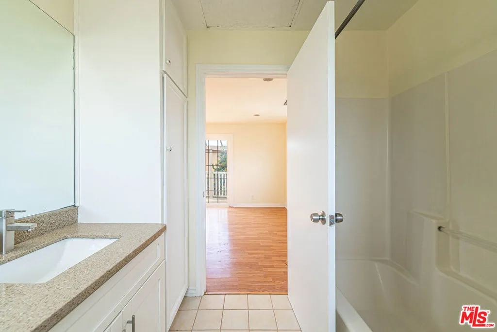 17425 Los Alimos Street, Granada Hills, California 91344 home-pic-27
