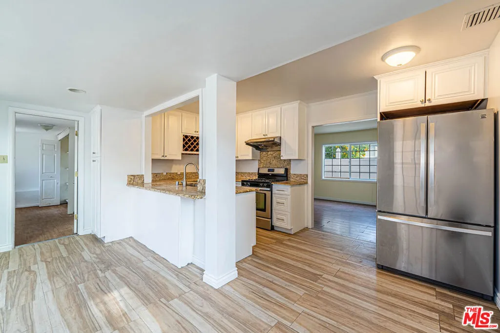 17425 Los Alimos Street, Granada Hills, California 91344 home-pic-9
