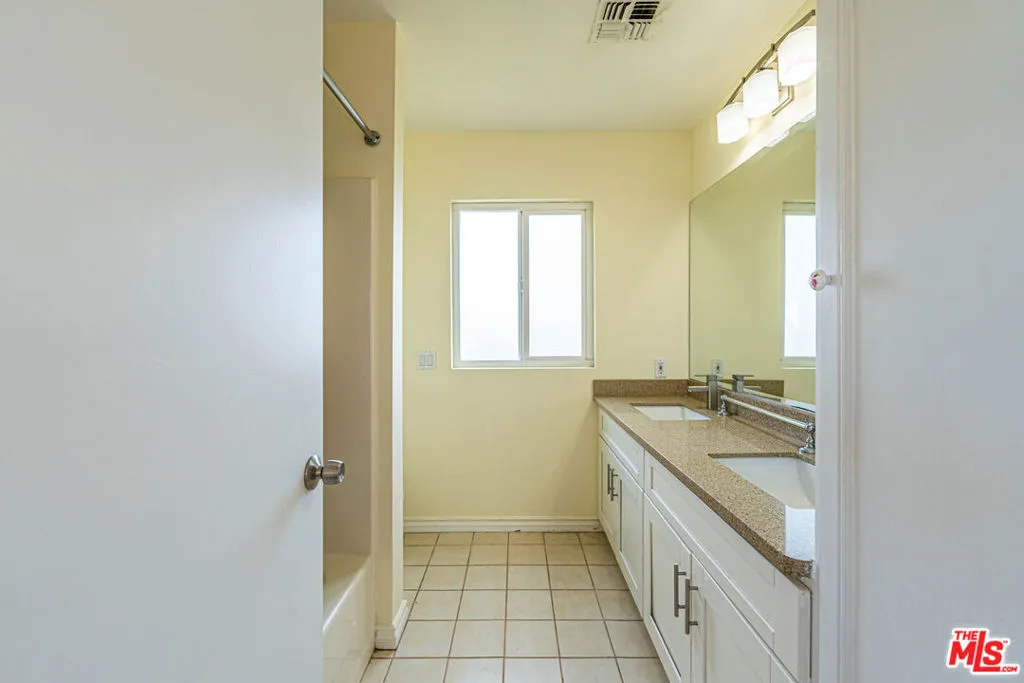 17425 Los Alimos Street, Granada Hills, California 91344 home-pic-25