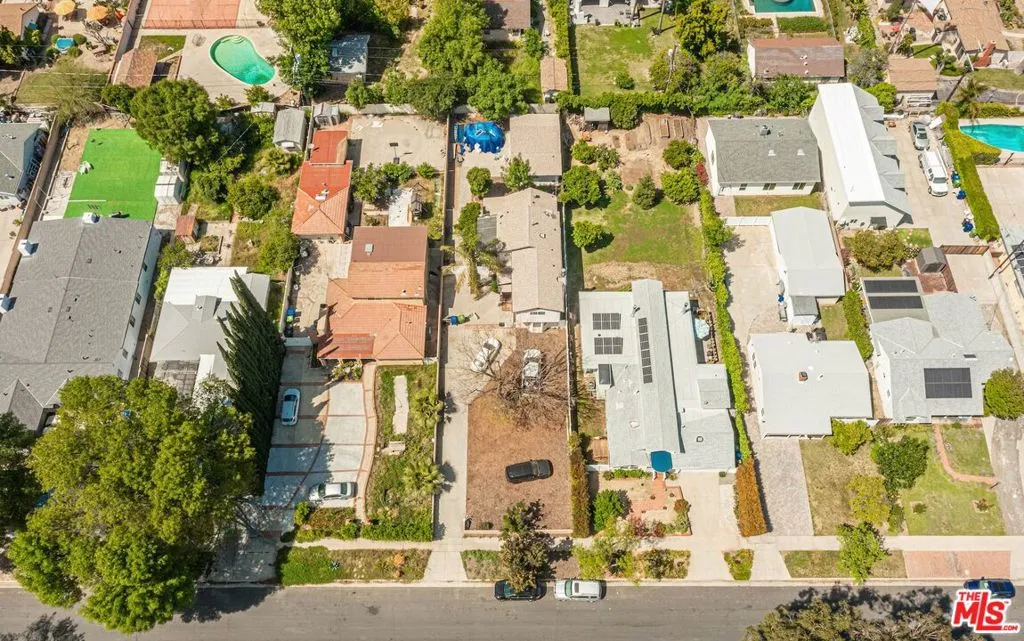 17425 Los Alimos Street, Granada Hills, California 91344 home-pic-53