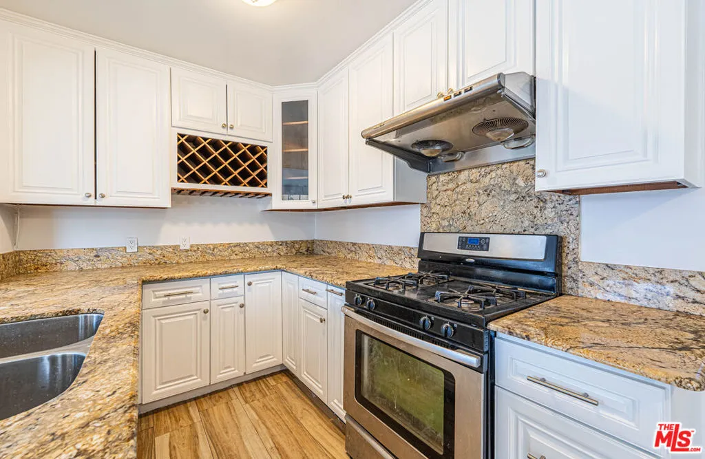 17425 Los Alimos Street, Granada Hills, California 91344 home-pic-7