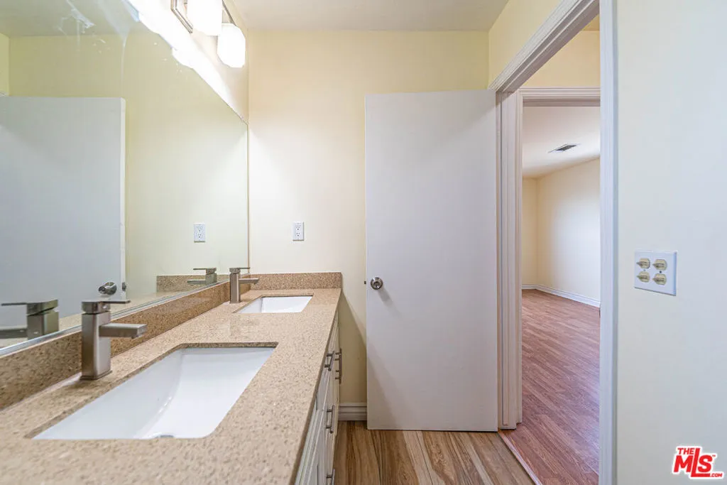 17425 Los Alimos Street, Granada Hills, California 91344 home-pic-36