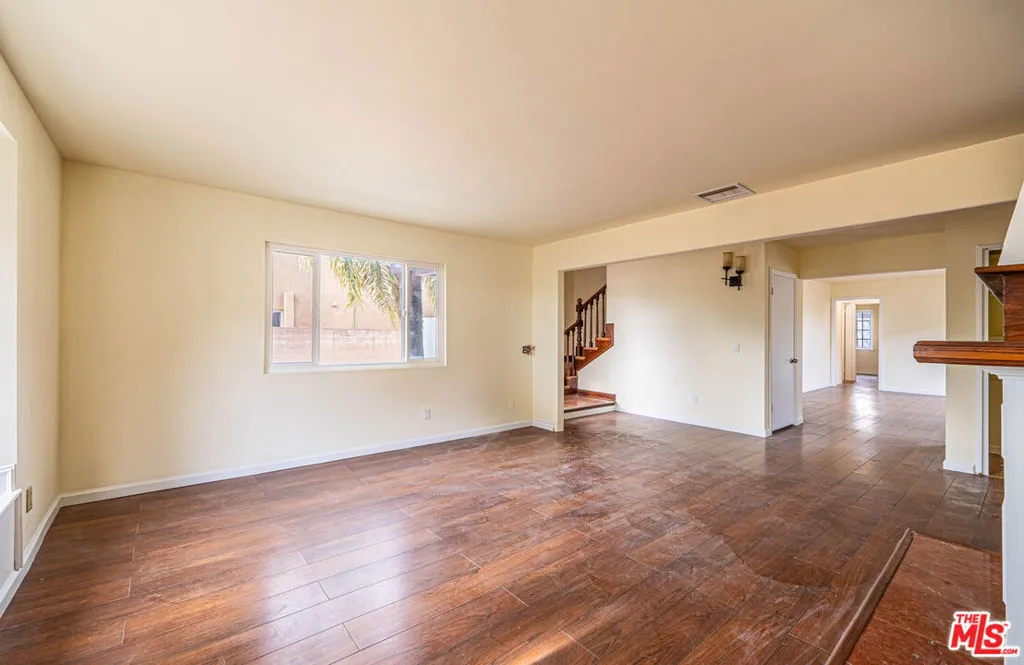 17425 Los Alimos Street, Granada Hills, California 91344 home-pic-11