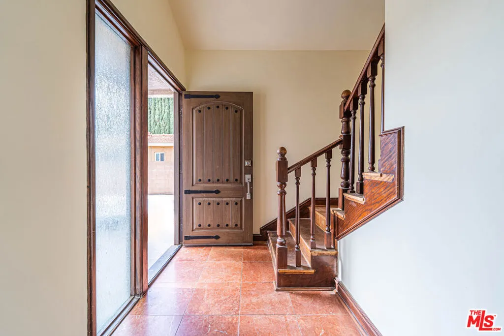 17425 Los Alimos Street, Granada Hills, California 91344 home-pic-3