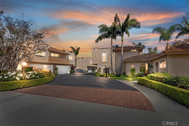 313 Alta Lane, Costa Mesa, California 92627