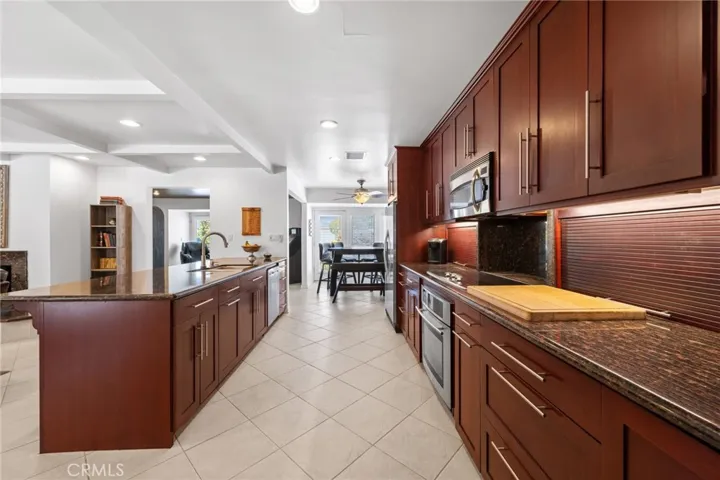 536 Fairway Drive, Redlands, California 92373
