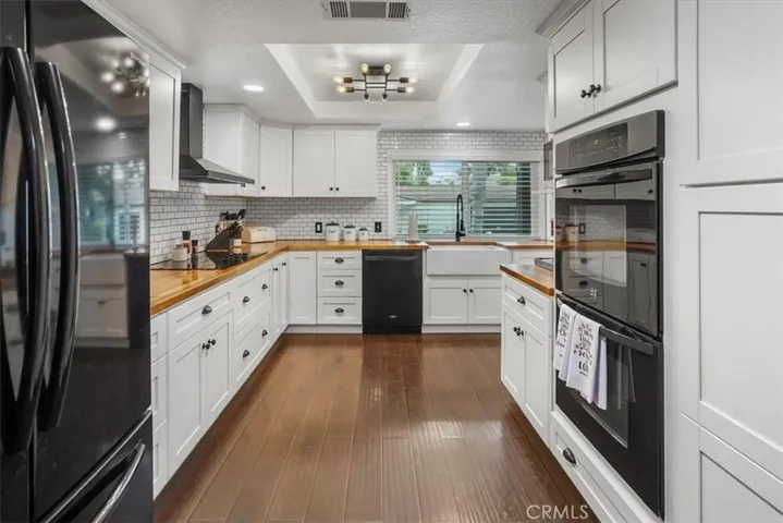 29940 Vacation Drive, Canyon Lake, California 92587