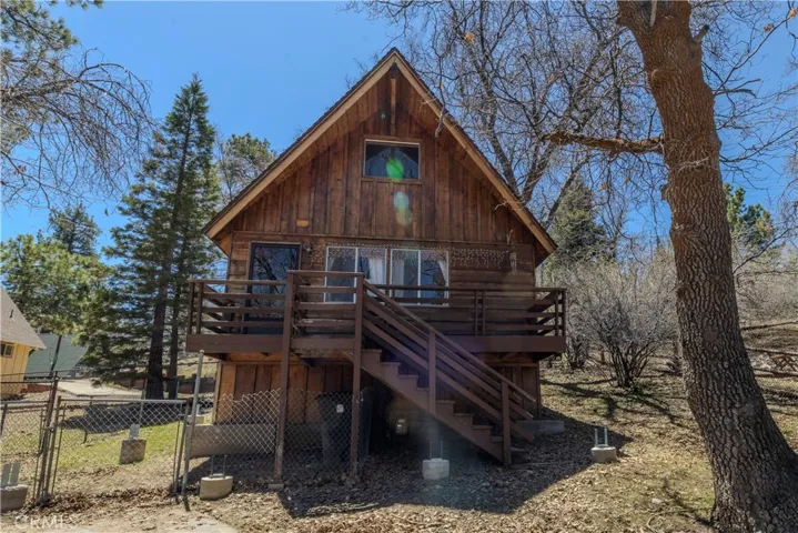 1090 W Alta Vista Avenue, Big Bear City, California 92314
