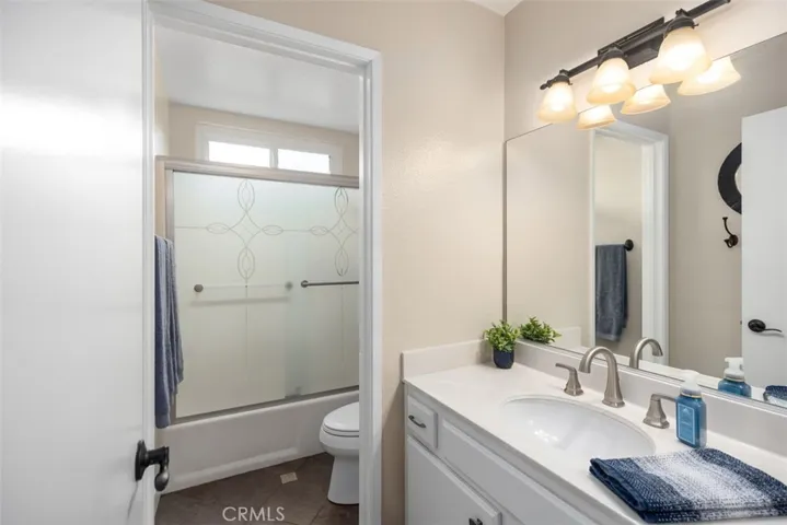upstairs secondary bathroom