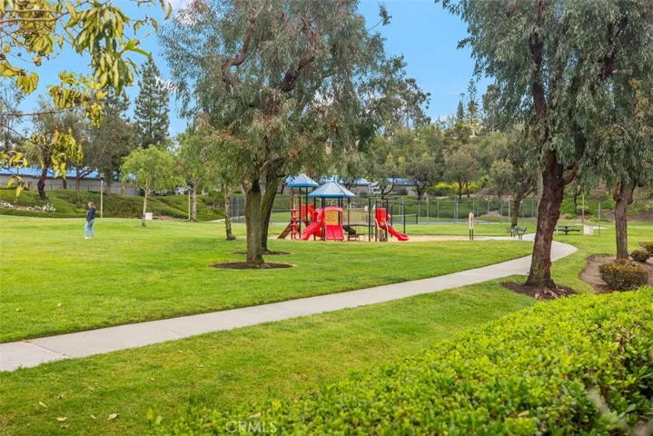 Enjoy the park close by