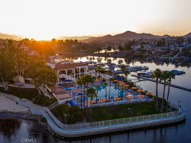 Canyon Lake lodge