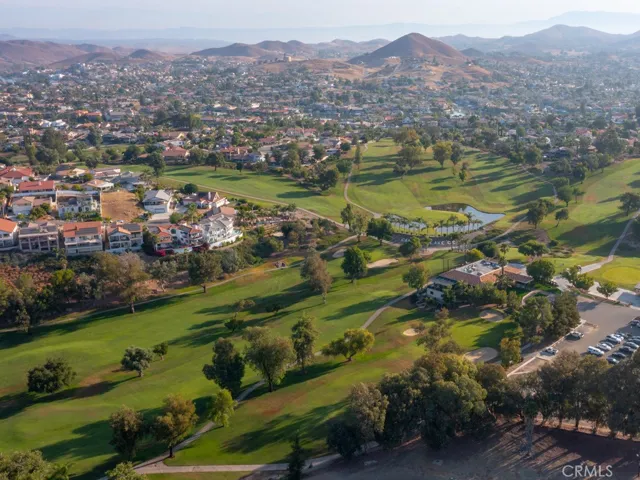 Canyon Lake clubhouse and golf course