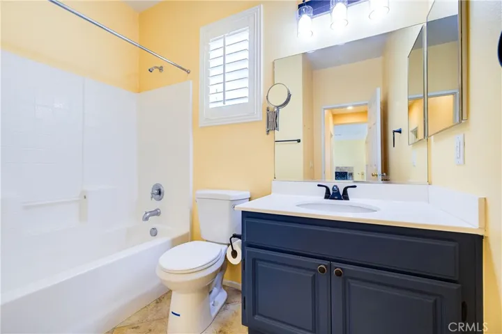 Downstairs full bathroom