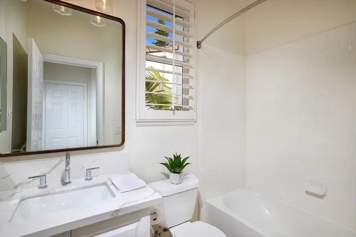 2809 Carrillo Way, Carlsbad, California 92009