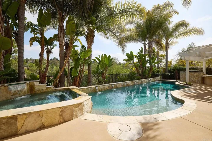2809 Carrillo Way, Carlsbad, California 92009