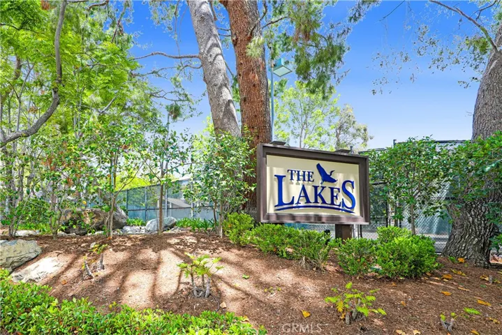 Highly desirable lakeside townhome with no one above or below