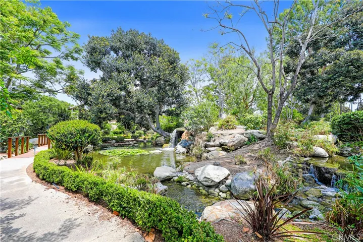 54 Lakepines, Irvine, California 92620
