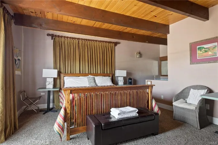Main House:Master bedroom