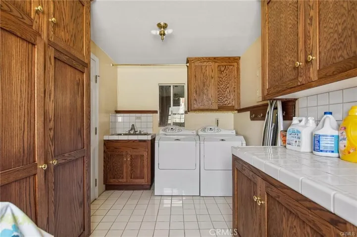 Main House: Laundry room