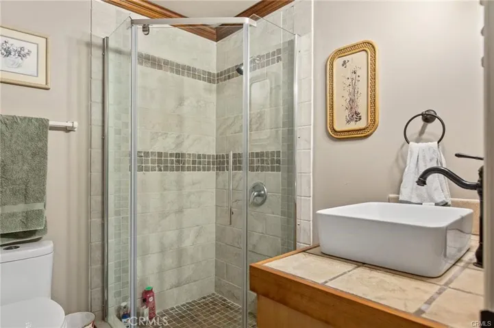 One Bedroom Apartment bathroom