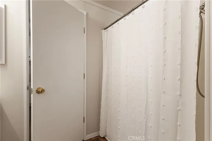 Shower in the common bath

