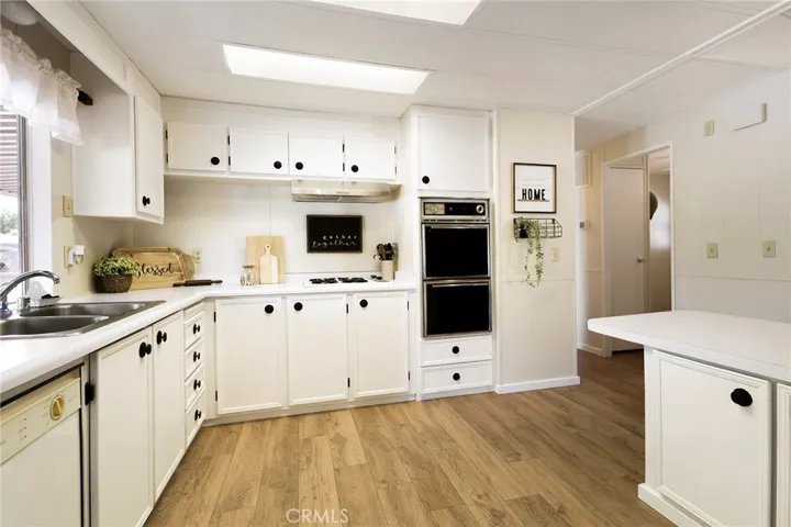 You'll be ready for the holidays with this your double ovens