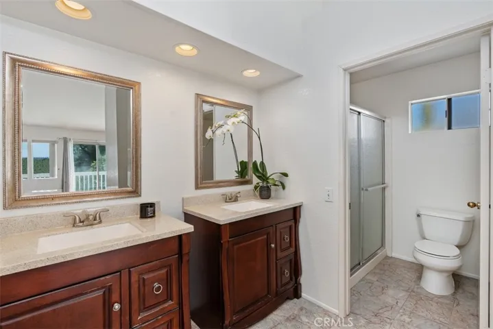 Primary En-suite bath