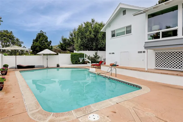 Extra large pool to enjoy on those hot days