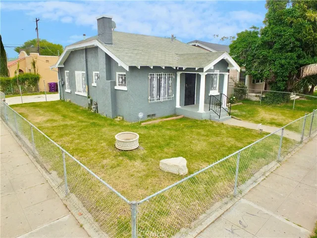 2290 Pasadena Avenue, Long Beach, California 90806
