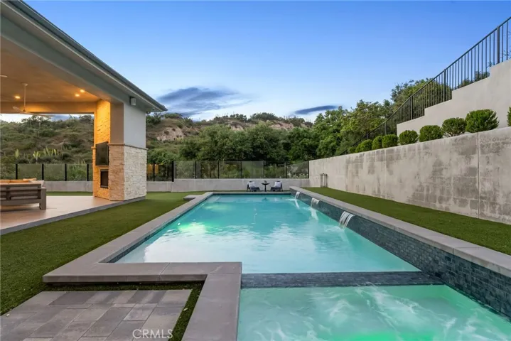 19892 Summit Trail Road, Trabuco Canyon, California 92679
