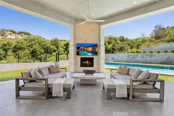 19892 Summit Trail Road, Trabuco Canyon, California 92679