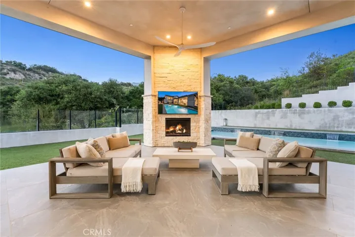 19892 Summit Trail Road, Trabuco Canyon, California 92679