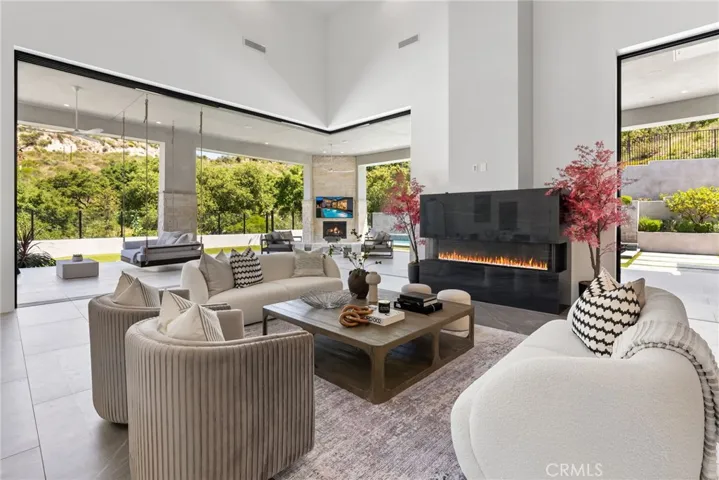 19892 Summit Trail Road, Trabuco Canyon, California 92679