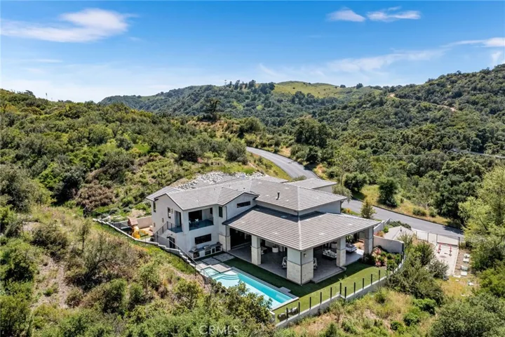 19892 Summit Trail Road, Trabuco Canyon, California 92679