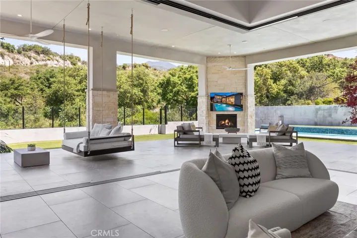 19892 Summit Trail Road, Trabuco Canyon, California 92679