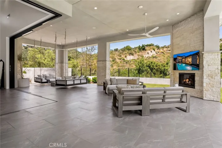 19892 Summit Trail Road, Trabuco Canyon, California 92679