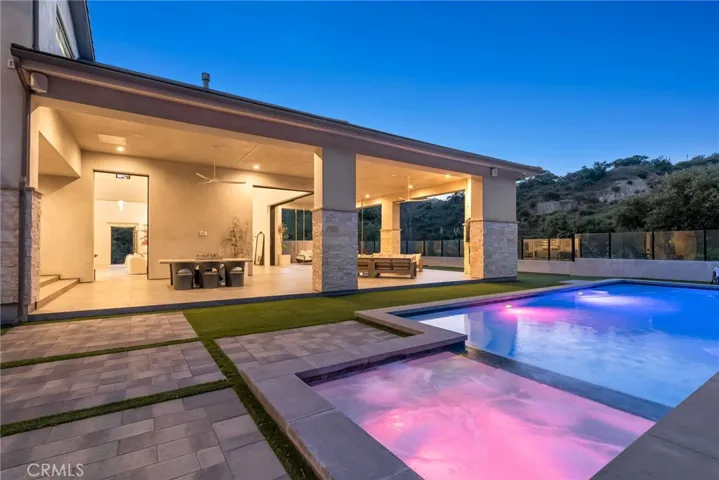 19892 Summit Trail Road, Trabuco Canyon, California 92679