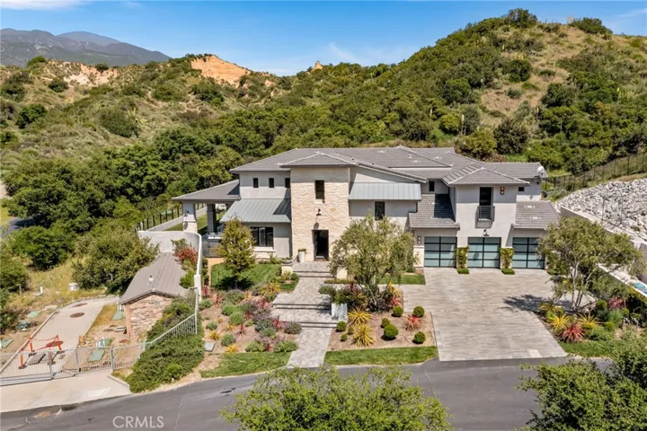 19892 Summit Trail Road, Trabuco Canyon, California 92679