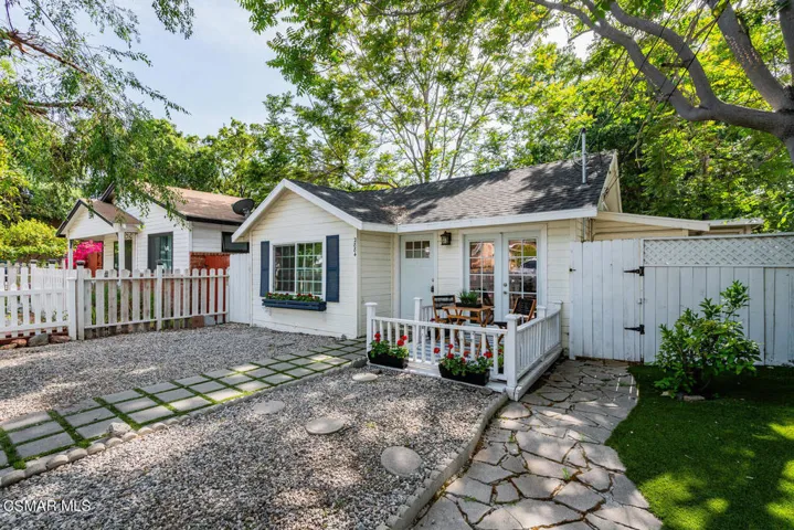 2884 Crescent Way Thousand-large-004-026