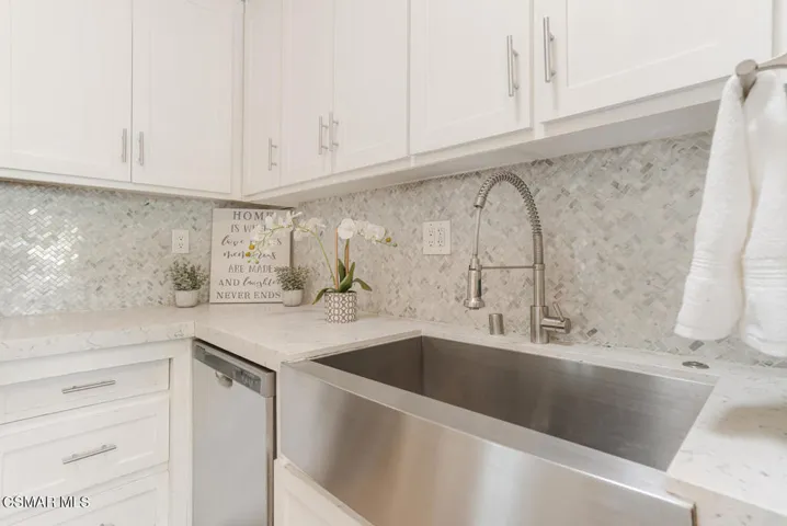 2884 Crescent Way Thousand-large-021-036