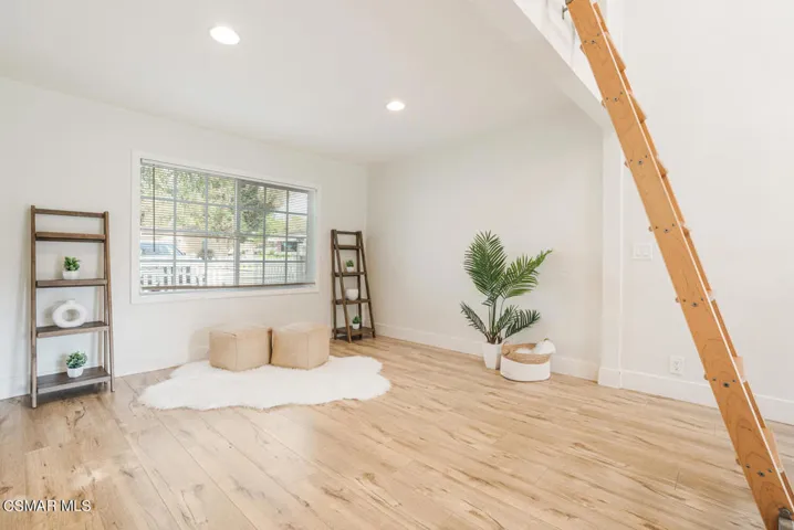 2884 Crescent Way Thousand-large-012-003