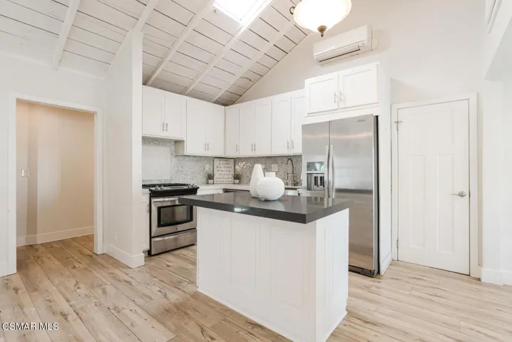 2884 Crescent Way Thousand-large-020-019