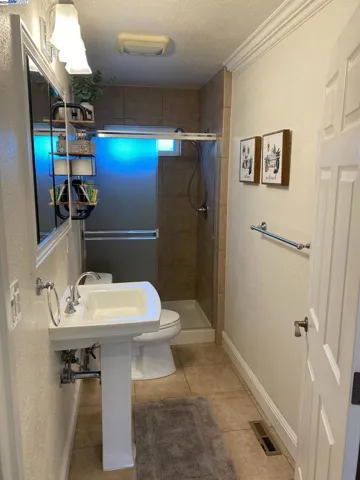 20527 Wisteria St, Castro Valley, California 94546