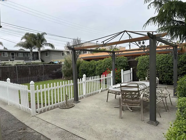 20527 Wisteria St, Castro Valley, California 94546