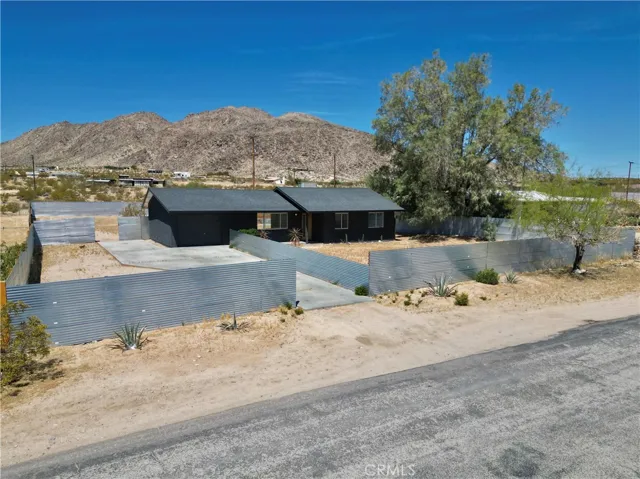 4590 Avenida Del Sol, Joshua Tree, California 92252
