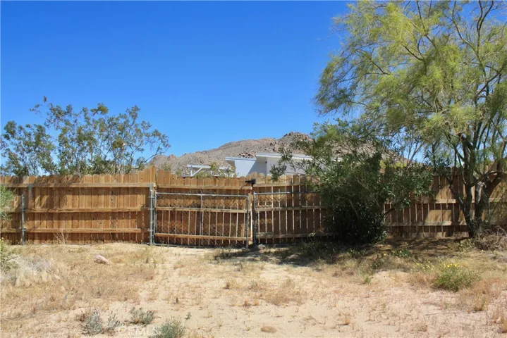 6735 Easterly Drive, Joshua Tree, California 92252